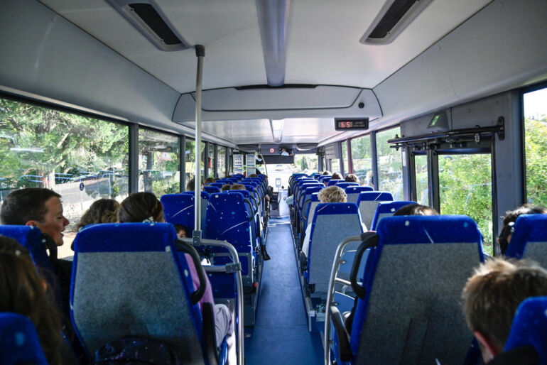 Photo à l'intérieur d'un cars du Rhône assurant le transport scolaire